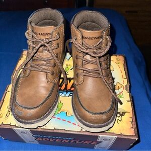 Skechers Brown Leather Boots with Moccasin Stitching